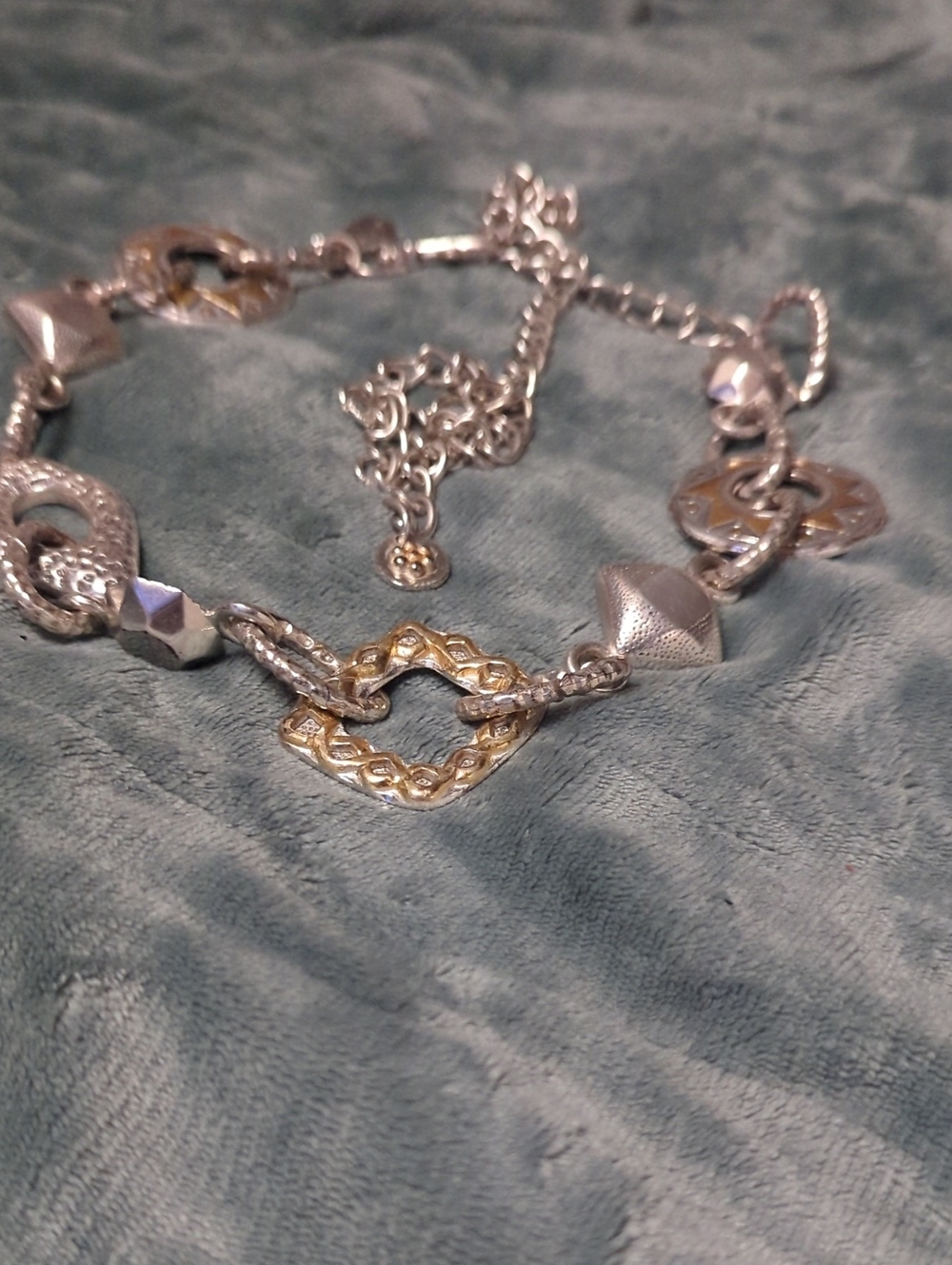 51-Two-Tone Silver and Gold Link Belt - Small size. Pre-loved